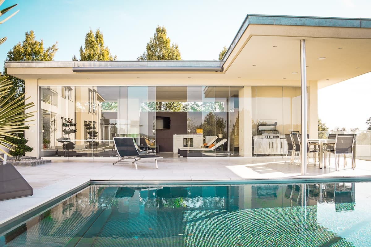 Prineville, Oregon home with clean, bright windows