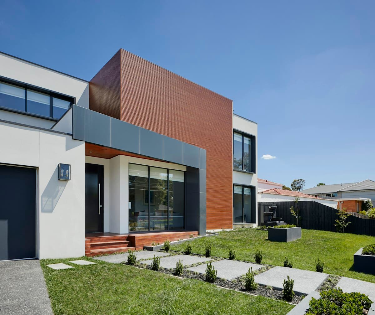 Premium home exterior showcasing spotless wall-to-wall windows